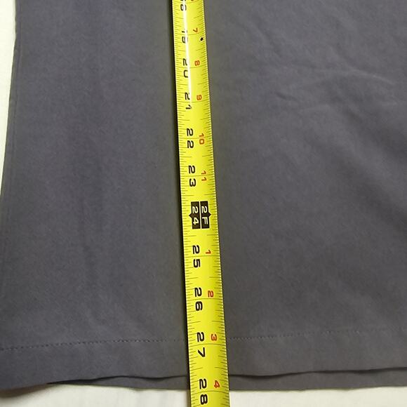 FIGS Leon Three-Pocket Scrub Top in Charcoal Gray Men's Size M - Picture 9 of 9